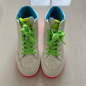Chanel sneakers 37.5